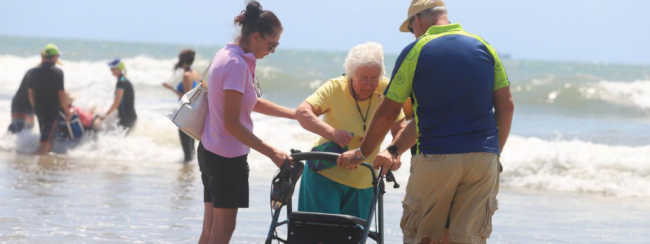 CQUni program helps the disabled experience the joy of the sea